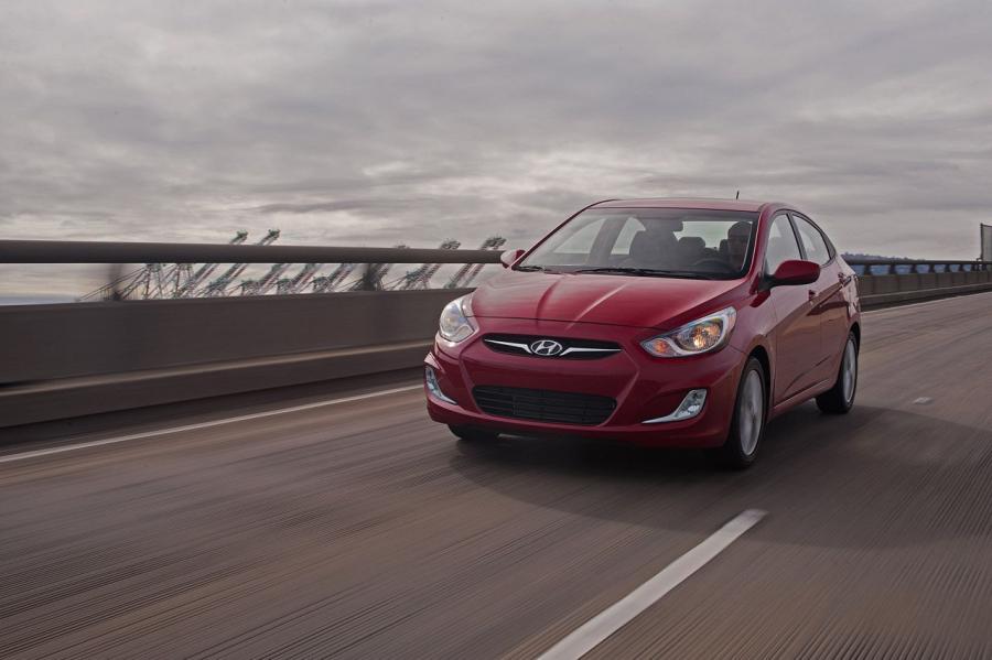  Hyundai Accent 2012 года  (фото 25 из 30)